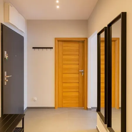 Lägenhet Apartament Z Ogrodkiem Przy Pl Grunwaldzkim